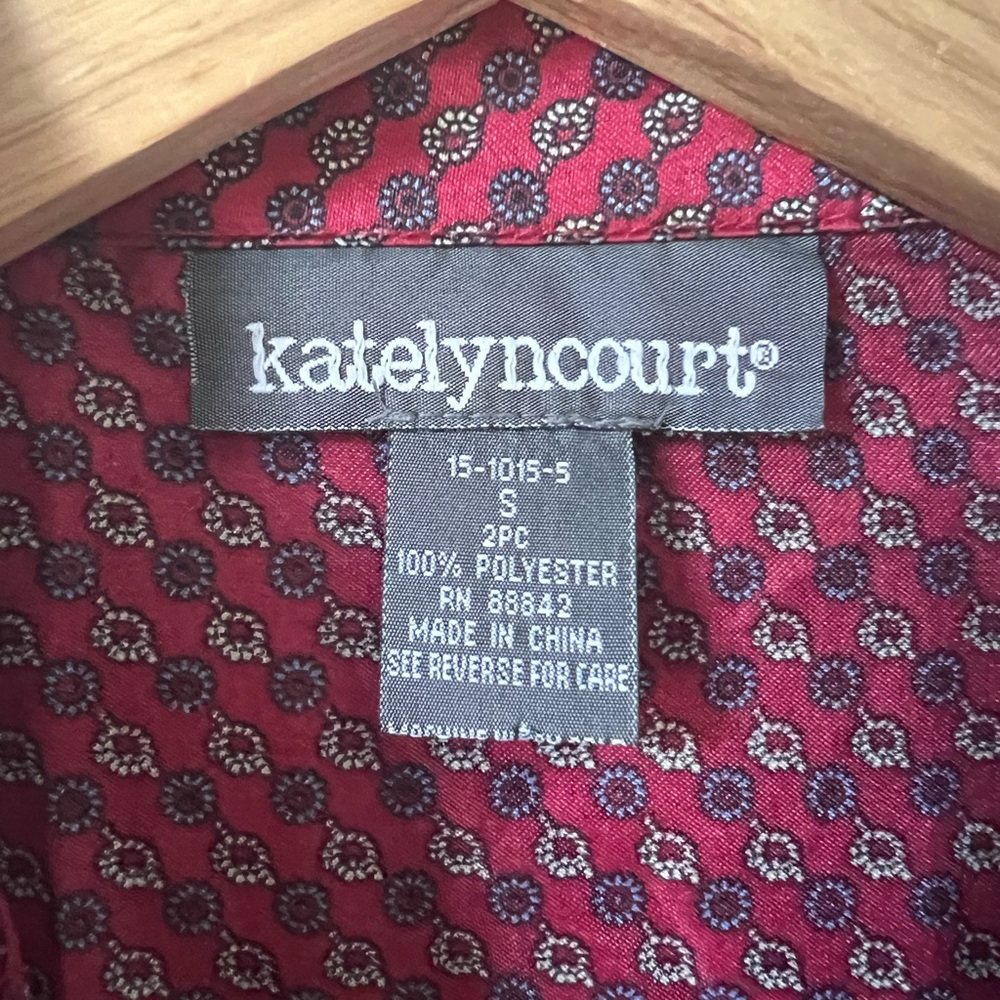Katelyn Court Maroon Navy Gray Geometric Flower Print Satin Feel Pajamas Size S - Picture 12 of 12
